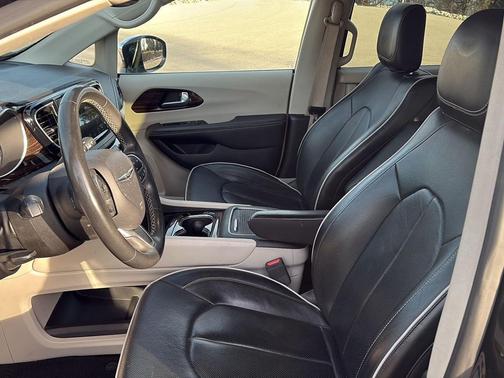 2023 Chrysler Pacifica Hybrid Limited