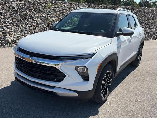 Summit White 2025 Chevrolet Trailblazer LT