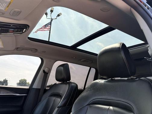 Diamond Black Crystal Pearlcoat 2023 Jeep Grand Cherokee L Limited