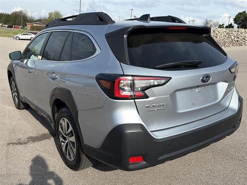 Ice Silver Metallic 2025 Subaru Outback Premium
