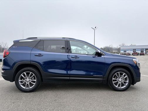2023 GMC Terrain SLT
