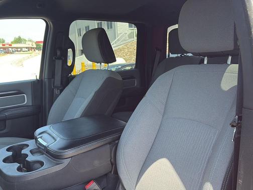 Flame Red Clearcoat 2023 RAM 2500 Big Horn Crew Cab 4x4 6'4' Box