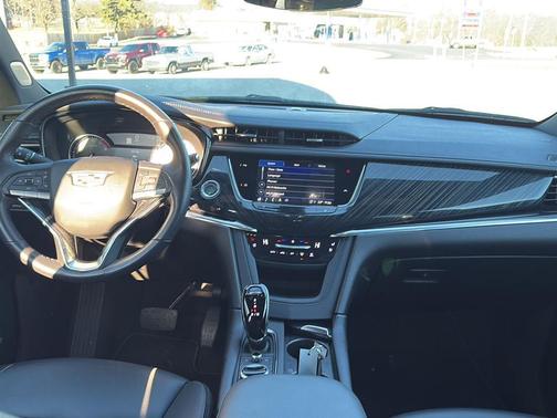 2025 Cadillac XT6 Premium Luxury FWD