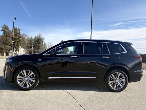 2025 Cadillac XT6 Premium Luxury FWD