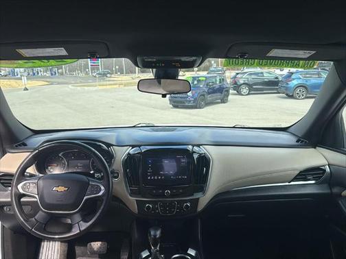 2022 Chevrolet Traverse LT Cloth
