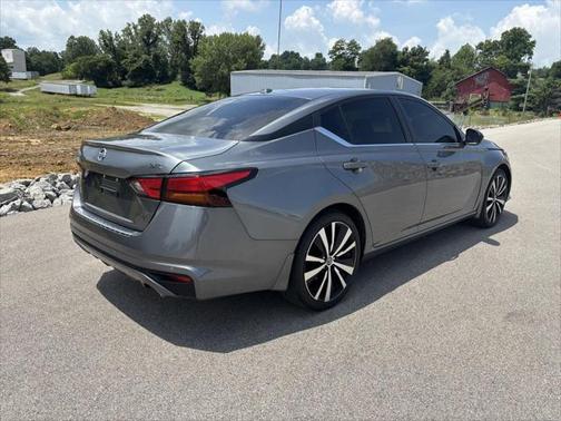 2022 Nissan Altima SR FWD