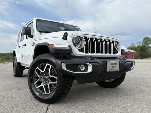 2025 Jeep Wrangler 4-Door Sahara 4x4