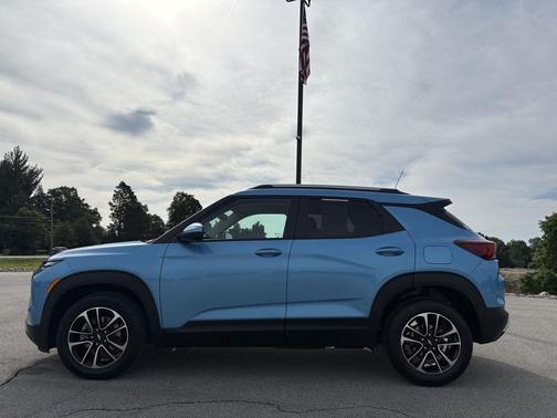 Marina Blue Metallic 2025 Chevrolet Trailblazer LT