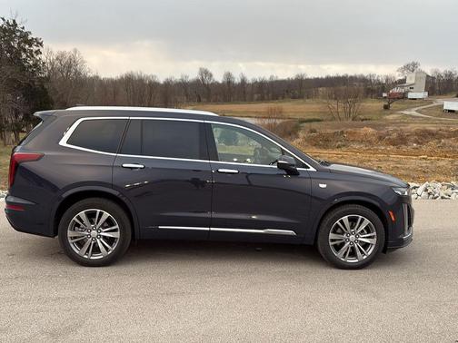 2025 Cadillac XT6 Premium Luxury FWD