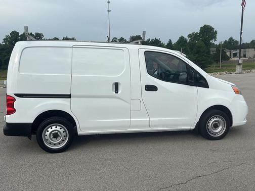 2021 Nissan NV200 S