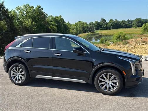 2022 Cadillac XT4 Premium Luxury