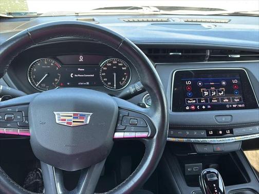 2022 Cadillac XT4 Premium Luxury