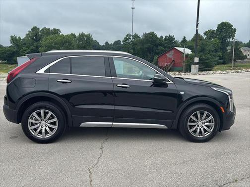 2022 Cadillac XT4 Premium Luxury