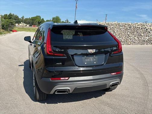 2022 Cadillac XT4 Premium Luxury