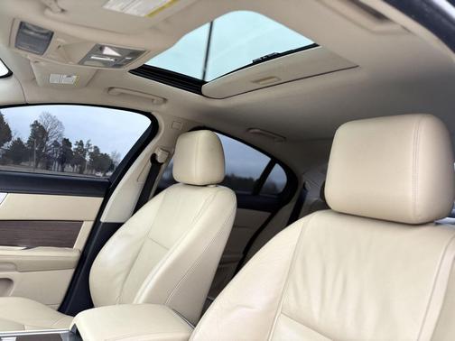 2013 Jaguar XF SC