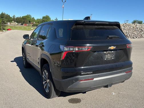 Mosaic Black Metallic 2025 Chevrolet Equinox 1LT
