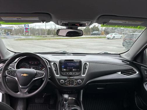2022 Chevrolet Malibu FWD LT