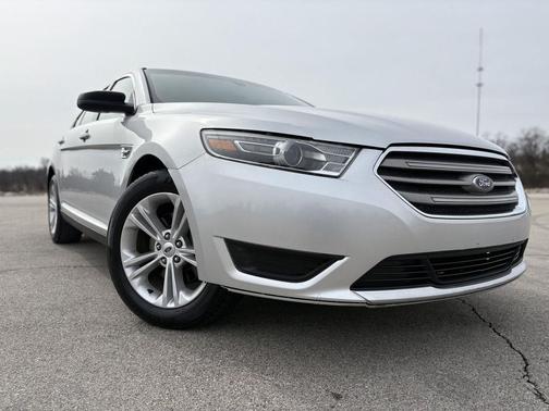 2016 Ford Taurus SE