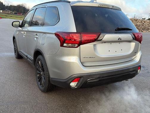 2020 Mitsubishi Outlander SE