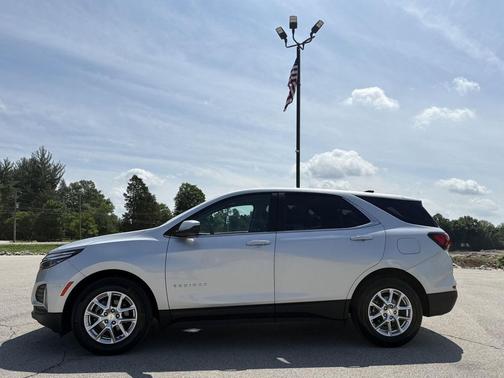 Silver Ice Metallic 2022 Chevrolet Equinox 1LT