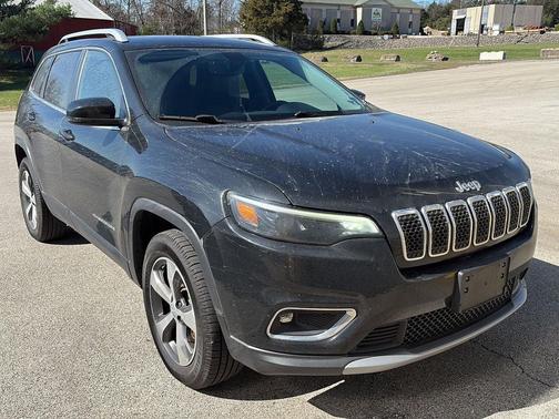 Diamond Black Crystal Pearlcoat 2019 Jeep Cherokee Limited