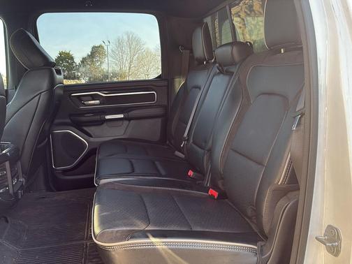 Bright White Clearcoat 2022 RAM 1500 Laramie