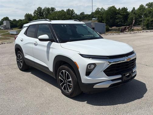 Summit White 2025 Chevrolet Trailblazer LT