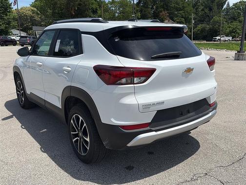 Summit White 2025 Chevrolet Trailblazer LT