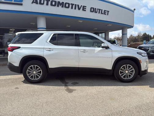 2022 Chevrolet Traverse LT Cloth
