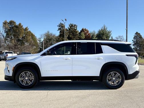 2025 Chevrolet Traverse LT