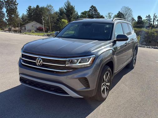 Platinum Gray Metallic 2023 Volkswagen Atlas 2.0T SE