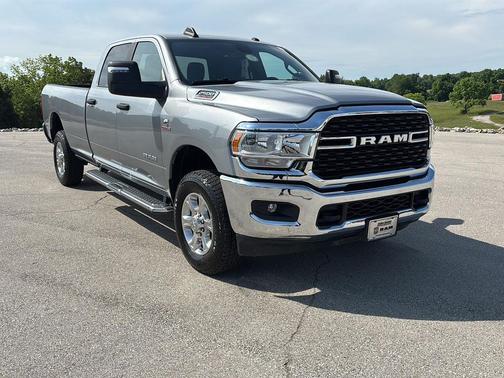2023 RAM 2500 Big Horn Crew Cab 4x4 8' Box