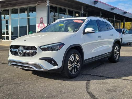 Polar White 2025 Mercedes-Benz GLA 250 4MATIC
