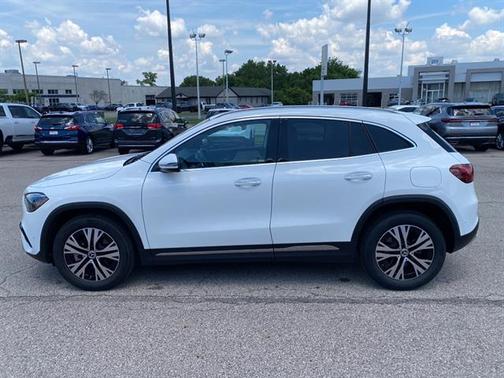 Polar White 2025 Mercedes-Benz GLA 250 4MATIC
