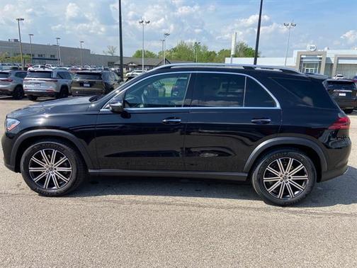 Obsidian Black Metallic 2026 Mercedes-Benz GLE 350 4MATIC