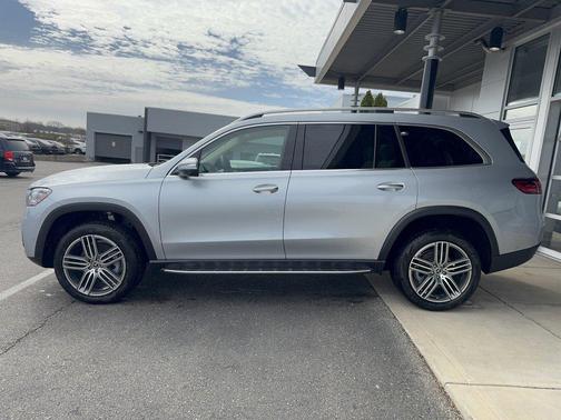 Cirrus Silver Metallic 2026 Mercedes-Benz GLS 450 4MATIC