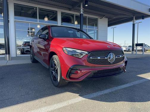 MANUFAKTUR Patagonia Red Metallic 2026 Mercedes-Benz GLC 300 4MATIC Coupe