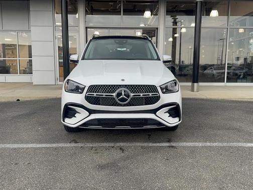 MANUFAKTUR Moonlight White Metallic 2026 Mercedes-Benz GLE 450 4MATIC