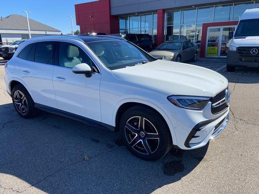 Polar White 2025 Mercedes-Benz GLC 300 4MATIC