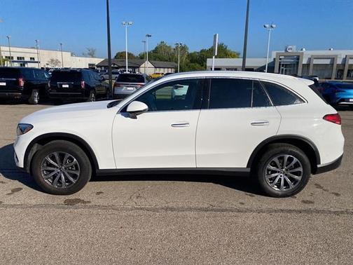 2025 Mercedes-Benz GLC 300 4MATIC