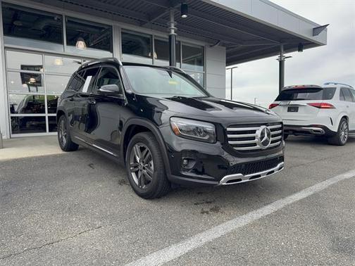 Cosmos Black Metallic 2026 Mercedes-Benz GLB 250 4MATIC