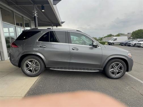 Selenite Grey Metallic 2026 Mercedes-Benz GLE 450 4MATIC