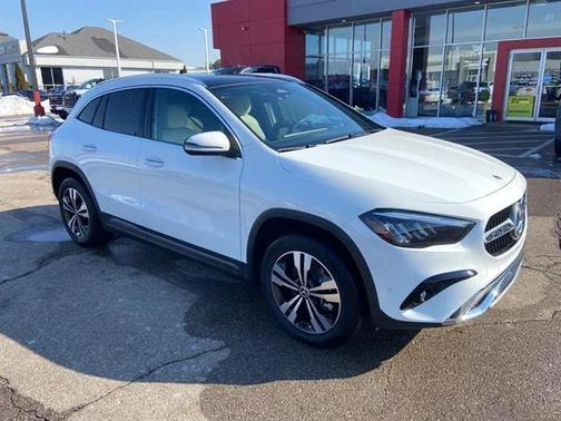 Polar White 2026 Mercedes-Benz GLA 250 4MATIC