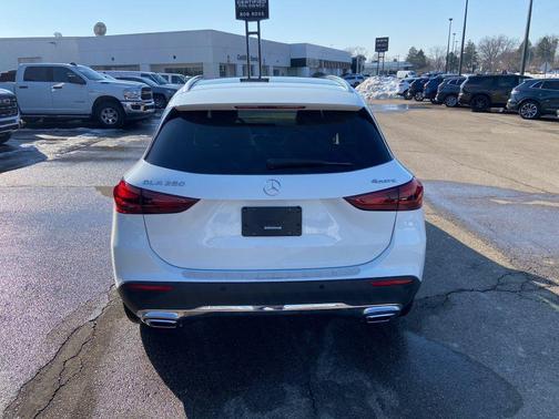 Polar White 2026 Mercedes-Benz GLA 250 4MATIC