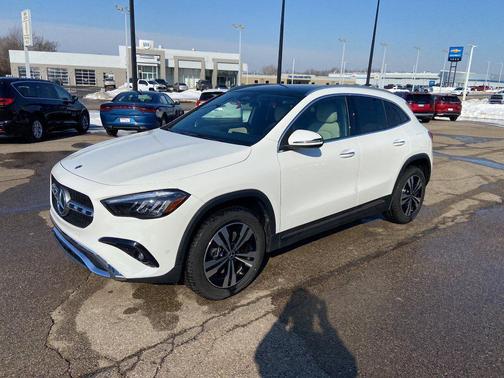 Polar White 2026 Mercedes-Benz GLA 250 4MATIC