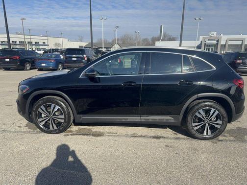 Night Black 2026 Mercedes-Benz GLA 250 4MATIC