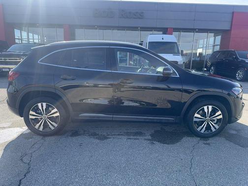 Night Black 2026 Mercedes-Benz GLA 250 4MATIC