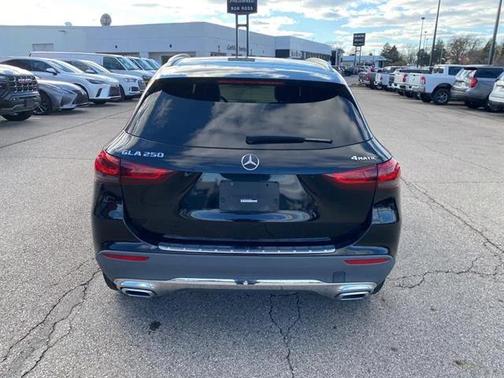 Night Black 2022 Mercedes-Benz GLA 250 4MATIC