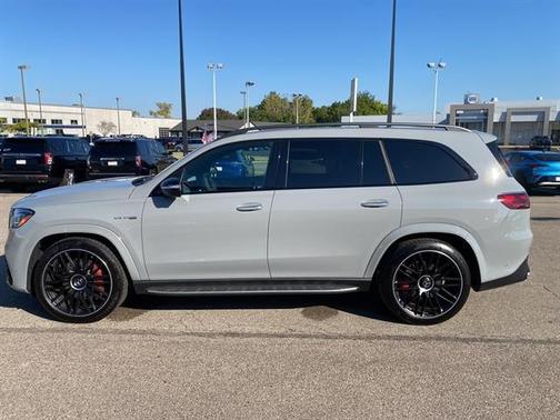 2025 Mercedes-Benz AMG GLS 63 Base