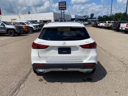 2021 Mercedes-Benz GLA 250 Base 4MATIC